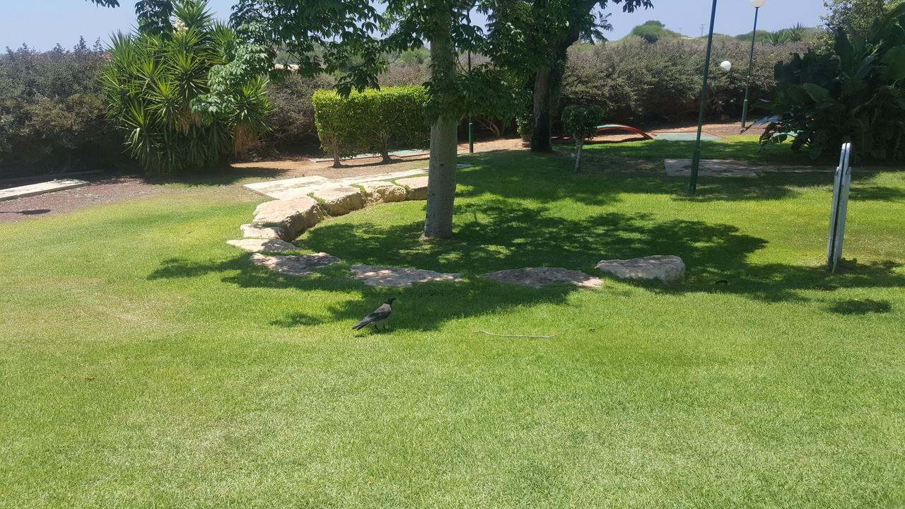 Neot Golf Caesarea Garden Apartment Exterior foto